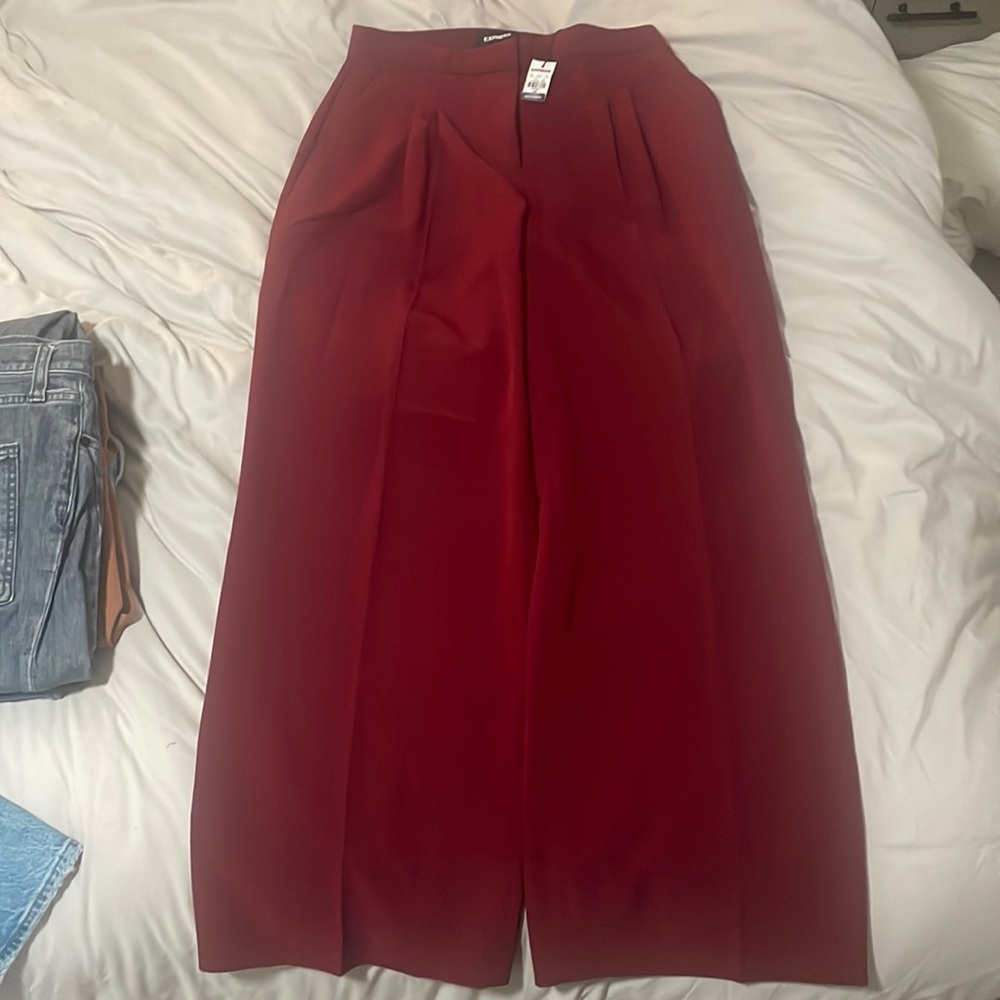 NWT Express Burgundy High Waisted Wide Leg Pleated Trousers Pants